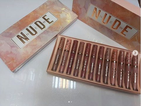 lipstick nud