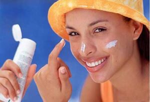 مزایای استفاده از ضد آفتاب مخصوص پوست چرب